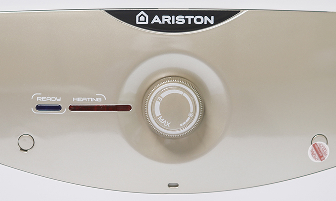 Bình nước nóng Ariston 15 lít SL 15 2.5 FE - MT tiện dụng