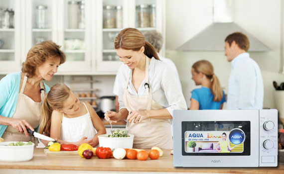 L&ograve; vi s&oacute;ng Sanyo EM-G2135V c&oacute; dung t&iacute;ch vừa vặn