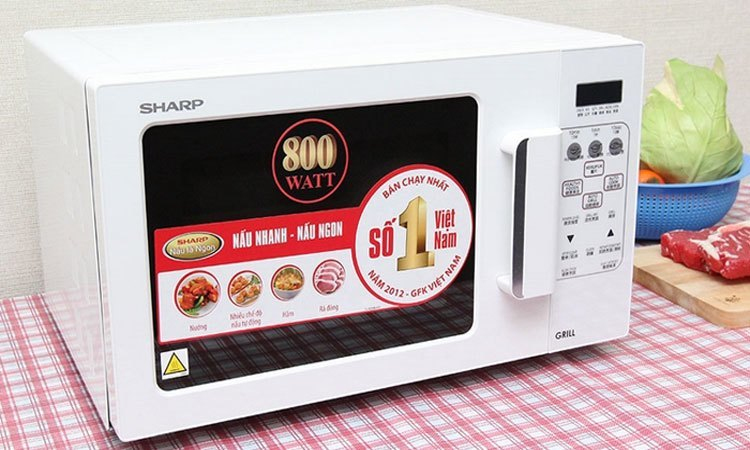Bạn có thể lựa chọn lò vi sóng Sharp R-678VN với chức năng hẹn giờ hiện đại để không quên hay canh chỉnh được chính xác nhé!
