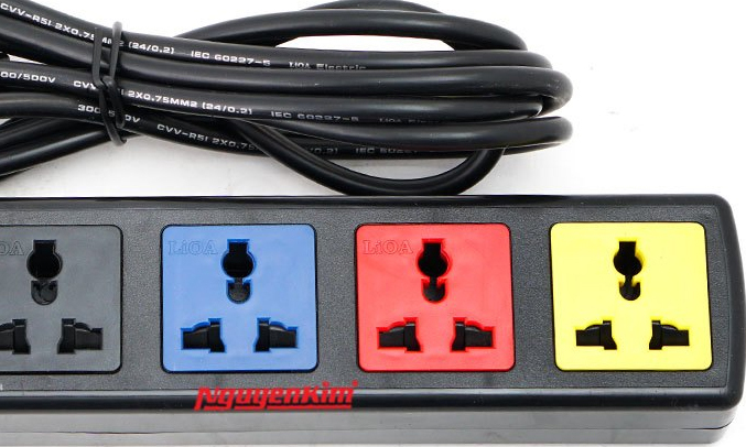 Ổ điện Lioa 4D có nắp che dây 3mx2 - 4D32N - 90.000đ 1 Ổ Lioa 4D có nắp che dây 3mx2 - 4D32N gọn gàng