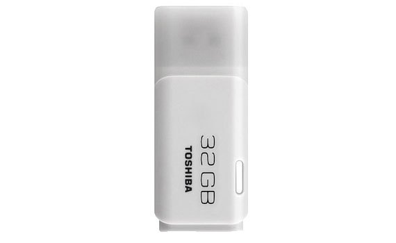 USB Toshiba 32GB kết nối qua cổng USB 2.0