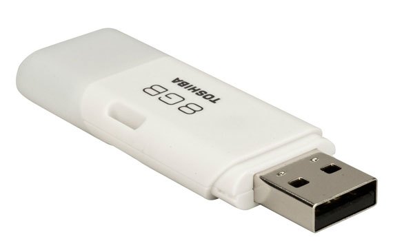 USB Toshiba 8GB sử dụng tiện lợi