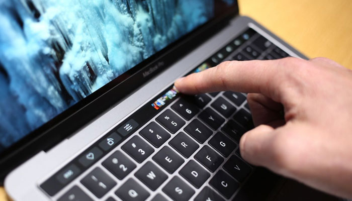 Touchbar giúp hỗ trợ hiệu quả những tác vụ đồ họa trên laptop