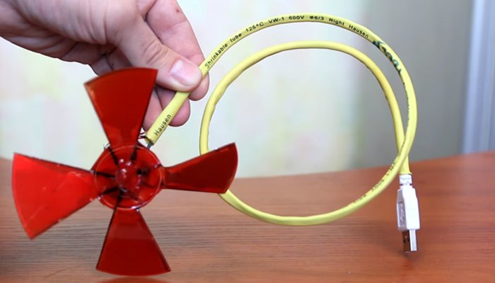 Quạt chế mini chạy bằng cổng USB của laptop