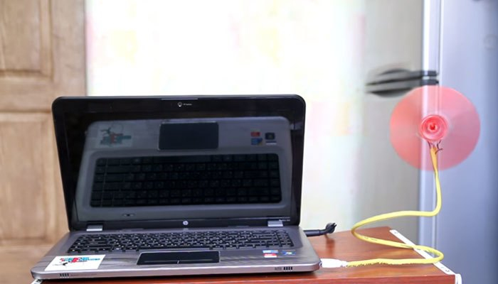 Quạt chế mini chạy bằng cổng USB của laptop