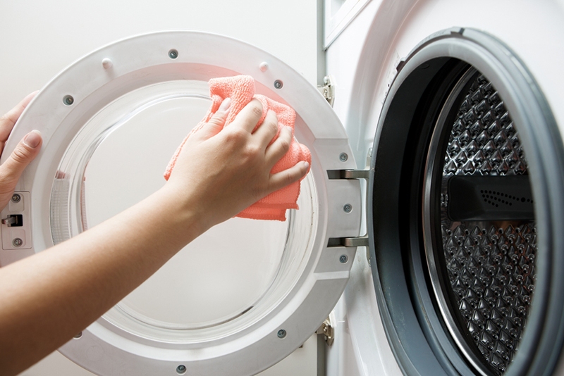 Vệ sinh máy giặt cửa trước, bạn đã biết cách chưa?