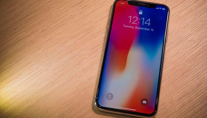 iPhone X sẽ lên kệ vào ngày 3/11 và nhận đặt hàng từ 27/10 với mức giá 999 USD cho phiên bản 64 GB và 1.149 USD cho phiên bản 256 GB.