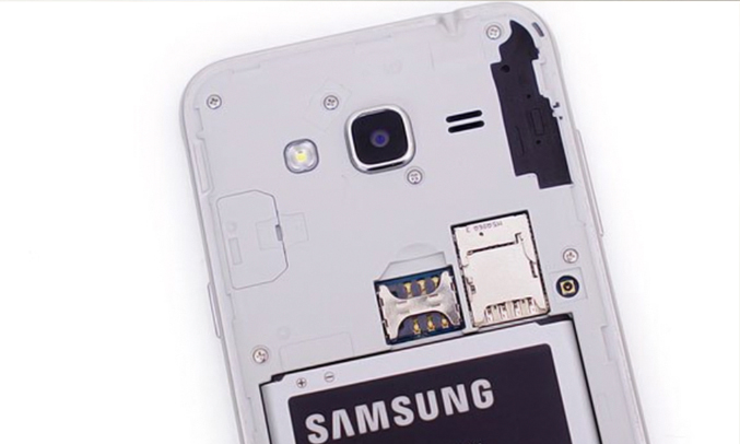 Samsung Galaxy J3 vàng chụp ảnh lung linh