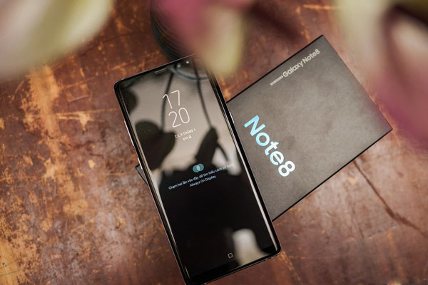 Phiên bản màu tím khói của Galaxy Note 8 sẽ được bán ra vào ngày 27/1 này với giá không đổi 22.490.000 đồng.