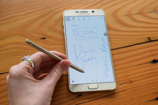 Thiết kế tinh tế hơn, tính năng cải tiến vượt trội hơn trên phiên bản S-pen đời thứ 4 của điện thoại Note 4