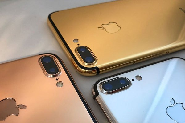 Chưa biết giá iPhone 8, nhưng năm trước, mẫu iPhone 7 Plus được gold genie mạ vàng có giá 3258 USD