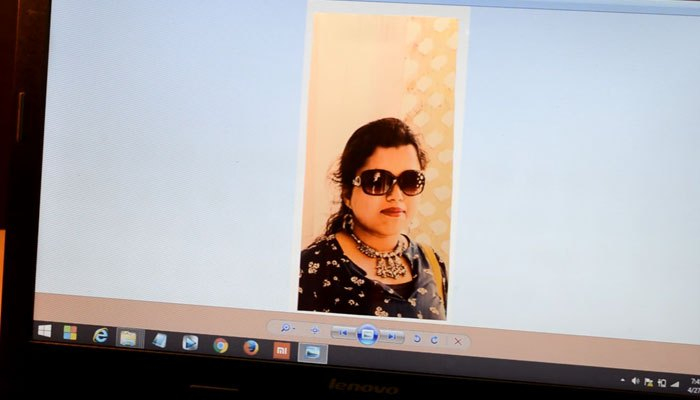 Chọn hình trên máy tính với kích thước vừa với ốp lưng điện thoại