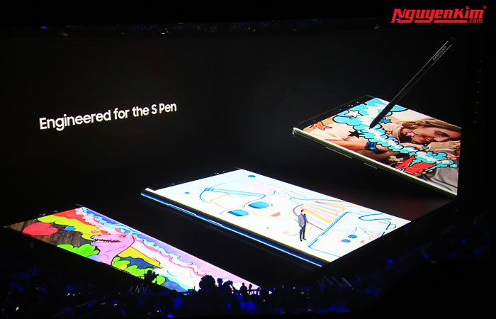 Thiết kế S-Pen của điện thoại Galaxy Note 8 đầu bút nhỏ hơn