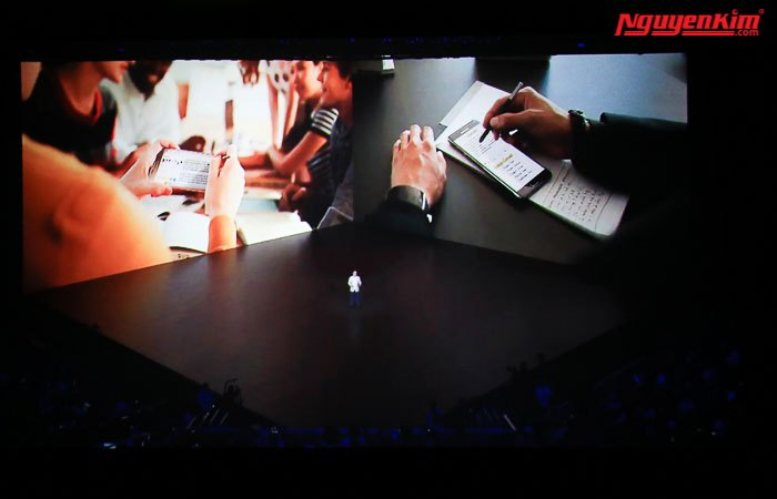 Điện thoại Galaxy Note 8 làm được những điều không tưởng