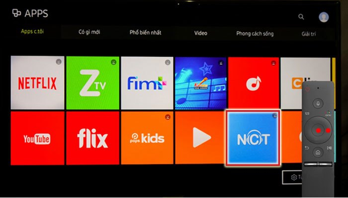 Di chuyển đến ứng dụng nhaccuatui và bấm chọn