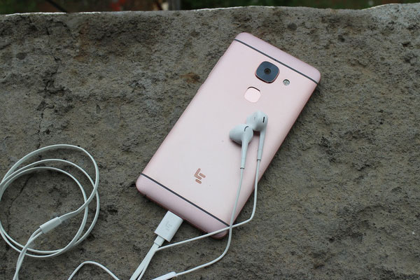 Smartphone không jack cắm đầu tiên đến từ hãng LeEco nhưng lại không được đón nhận
