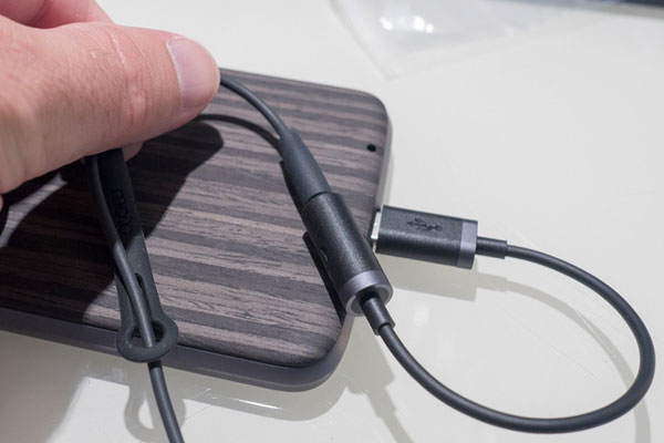 Tiếp đến là điện thoại Motorola