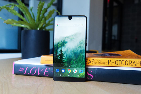 Hãng Essential loại bỏ cổng 3.5mm vì muốn máy mỏng hơn và tiết kiệm pin