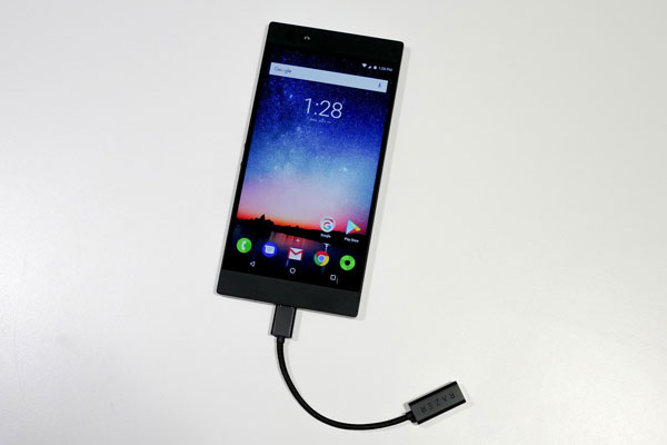 Vì gamer là đối tượng dùng smartphone hao pin nhất, nên tăng dung lượng pin là lý do có thể chấp nhận được để loại bỏ jack 3.5mm.