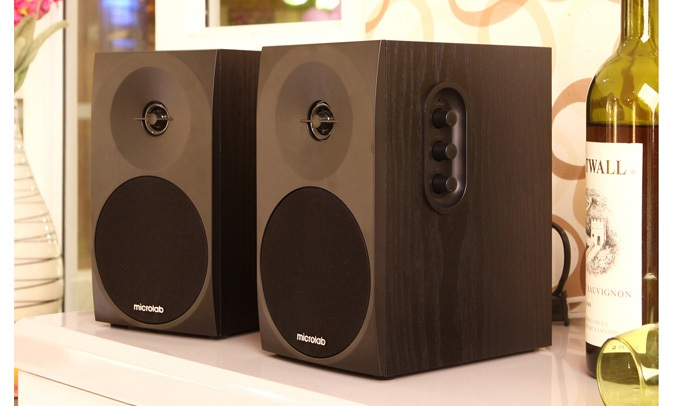 Loa vi tính Microlab B-70BT là thiết kế góc cạnh, hiện đại đầy tinh tế