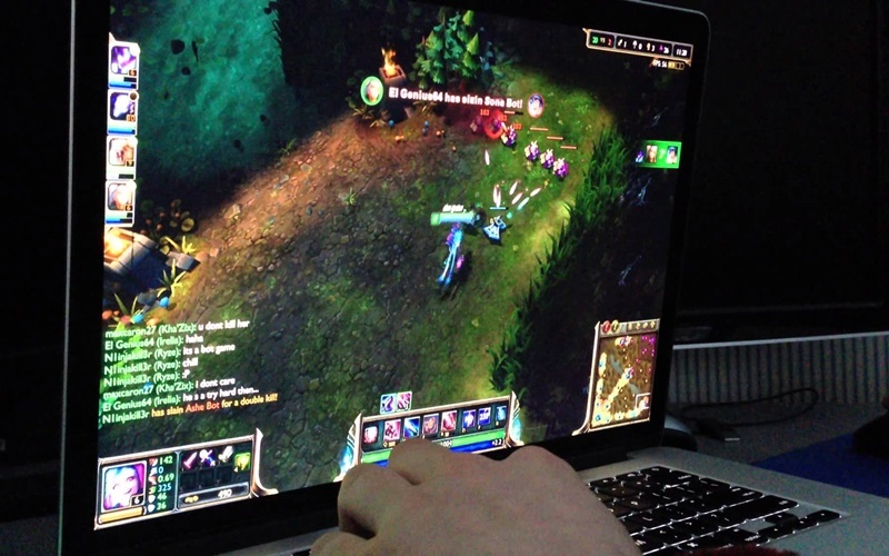 Chơi game làm nhiệt độ laptop tăng nhanh