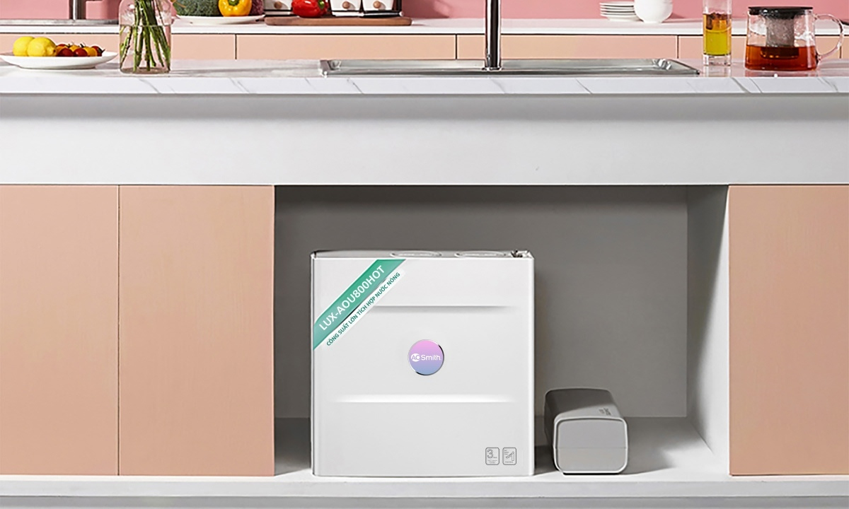 Máy lọc nước nóng nguội AO Smith ECO-AOC75PUR – Nước tinh khiết, an toàn và tiện nghi cho cả gia đình Thiết kế hiện đại, gọn gàng phù hợp nhiều không gian bếp hoặc phòng sinh hoạt, cung cấp nguồn nước sạch, tinh khiết, có thể uống trực tiếp. Máy tích hợp đầy đủ tính năng nóng, ấm và thường, đáp ứng nhu cầu đa dạng của gia đình, từ pha trà, cà phê đến uống trực tiếp, kết hợp hệ thống lọc tiên tiến đảm bảo an toàn sức khỏe cho mọi thành viên.