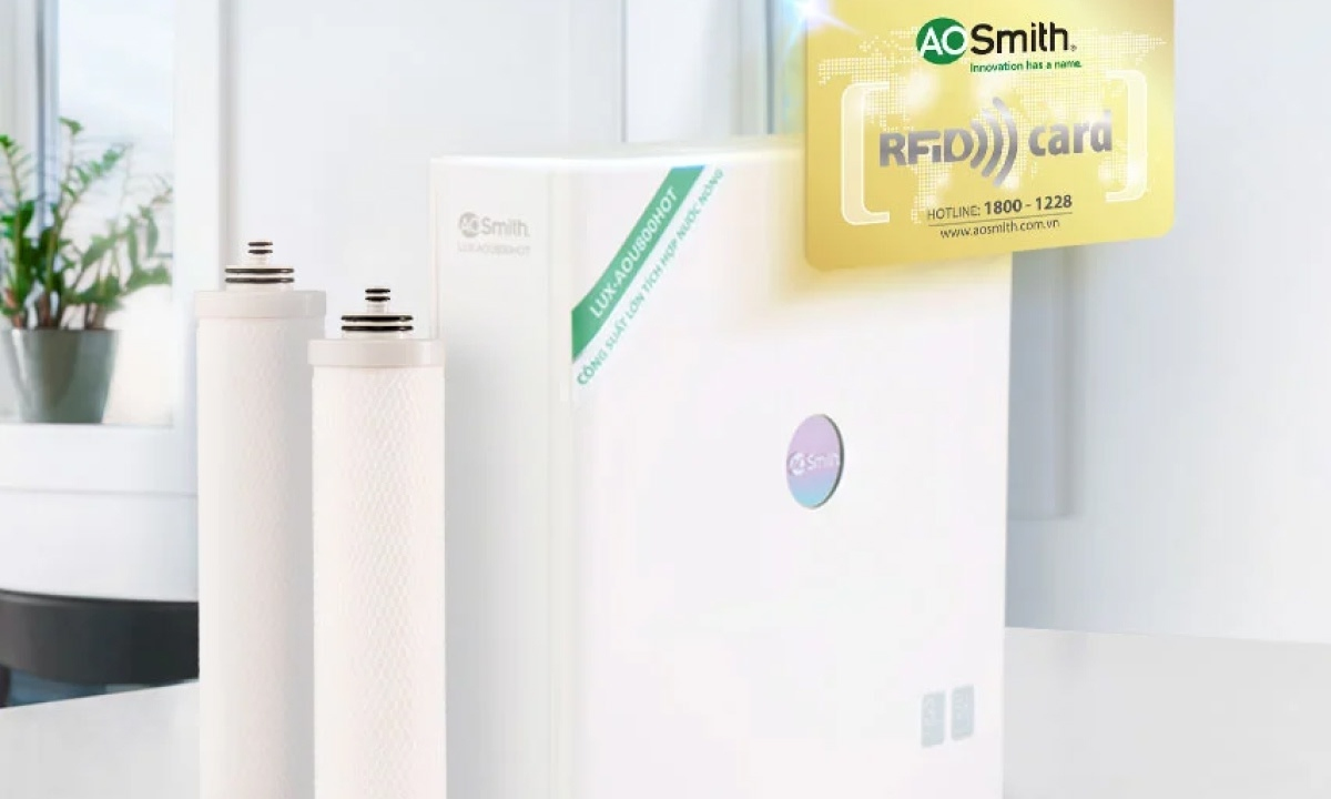 Hệ thống lọc 5 cấp trong 4 lõi Công nghệ lọc tiên tiến với 5 cấp lọc trong 4 lõi đảm bảo nước uống trực tiếp luôn tinh khiết, loại bỏ tạp chất, vi khuẩn và các kim loại nặng, bảo vệ sức khỏe cả gia đình.