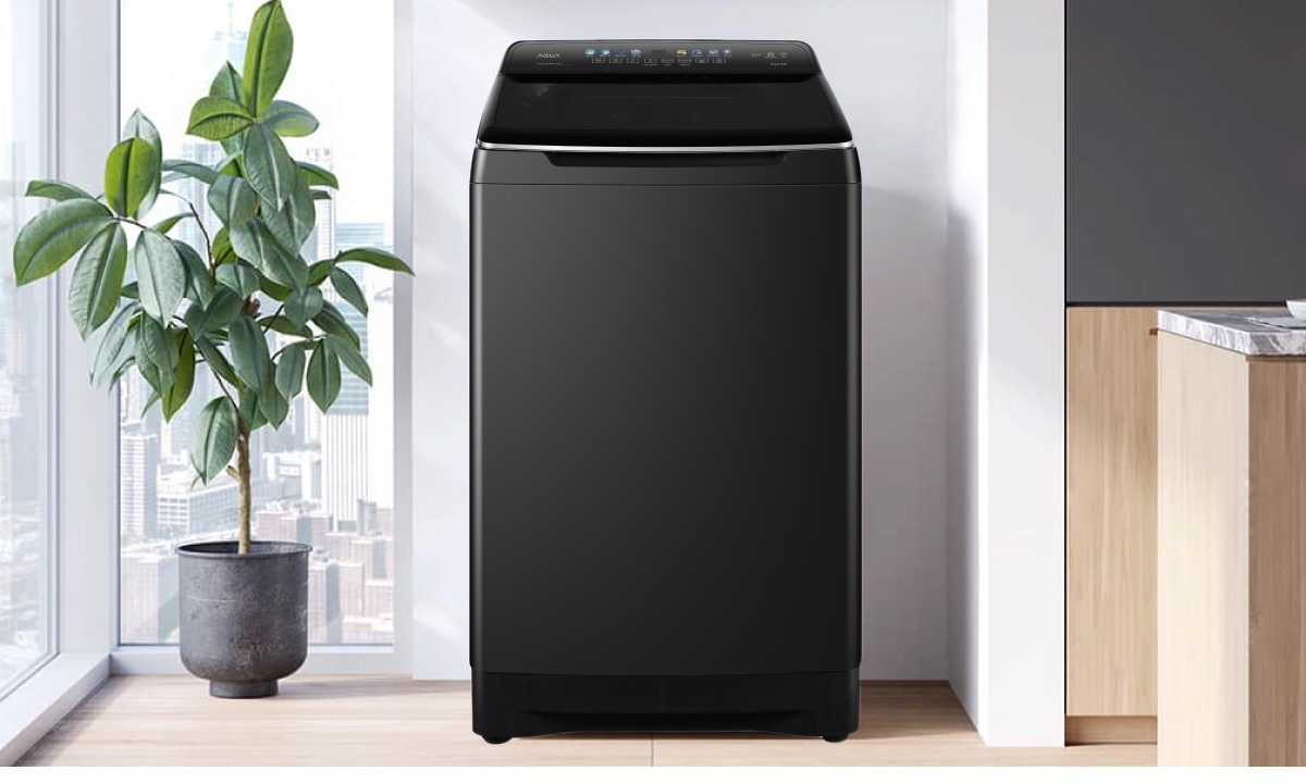 Máy giặt cửa trước thiết kế hiện đại, sang trọng Máy giặt Aqua Inverter AWM16-B2158L(B) sở hữu thiết kế lồng đứng hiện đại, dễ dàng thao tác bỏ vào và lấy quần áo mà không cần cúi nhiều. Với khối lượng giặt 16kg, sản phẩm đặc biệt phù hợp cho gia đình đông thành viên từ 6–8 người, đáp ứng tốt nhu cầu giặt số lượng lớn và cả chăn ga, đồ dùng cồng kềnh.