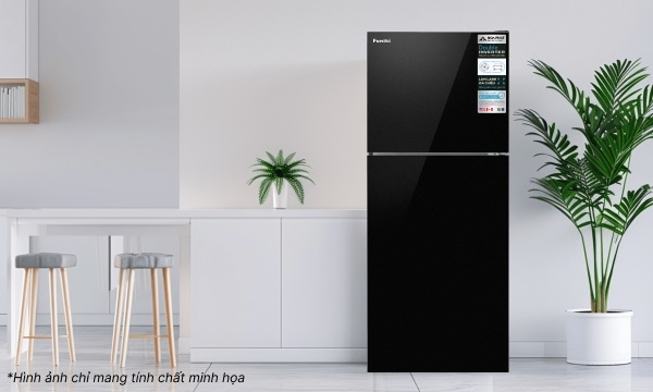 Thiết kế mặt kính cường lực sang trọng, hiện đại Tủ lạnh Funiki Inverter 286 lít HR T8286GB nổi bật với bề mặt kính đen bóng cường lực cao cấp, tôn lên nét tinh tế và hiện đại cho căn bếp. Màu sắc thời thượng dễ dàng kết hợp với nội thất, đồng thời dễ lau chùi để giữ mãi vẻ mới như ban đầu.