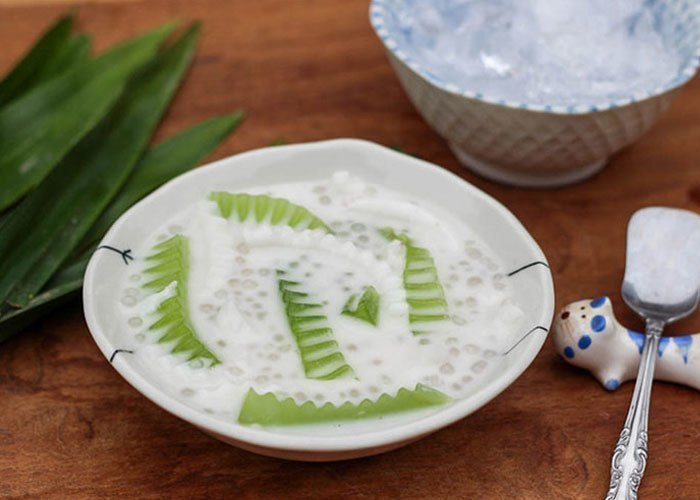 Một chén chè dừa non sẽ giúp bạn thanh nhiệt vào ngày hè nóng bức