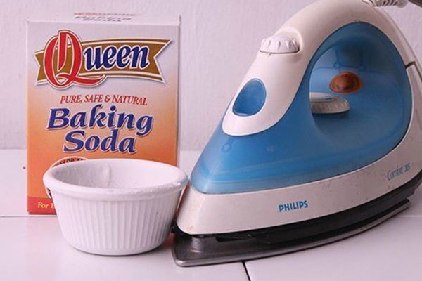 Bột baking soda rất hữu ích trong việc vệ sinh đồ gia dụng