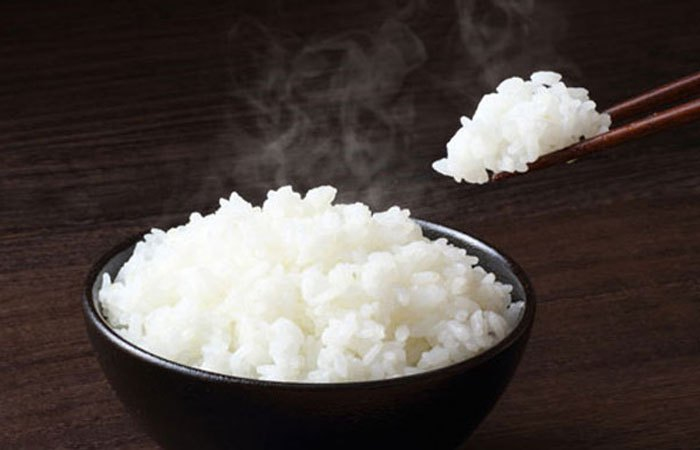 Cơm sau khi hấp bằng nồi cơm điện sẽ thơm ngon như ban đầu