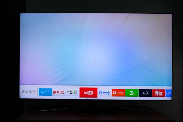 Giao diện chính của tivi QLED Samsung QA65Q7FAMKXXV đã hiện ra.