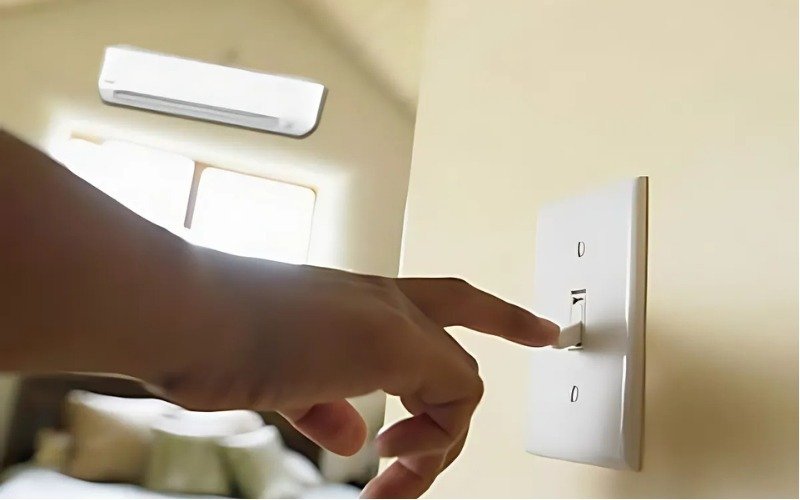Kiểm tra và ngắt điện