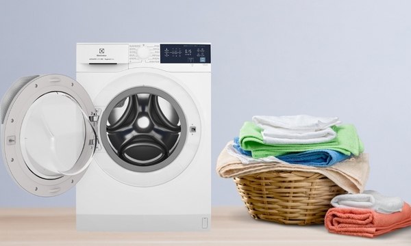 Máy giặt Electrolux Inverter - Thiết kế cửa lớn