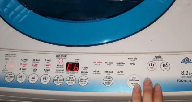 Máy giặt Toshiba báo lỗi EB