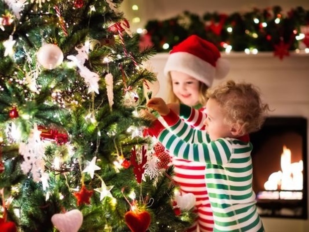 Những đứa trẻ luôn tin rằng mình sẽ được tặng quà vào đêm Noel (Nguồn: Internet)