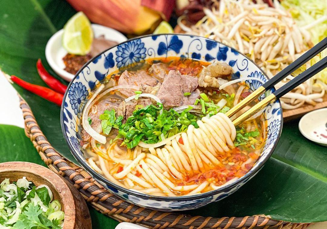 Cách nấu bún bò giò heo