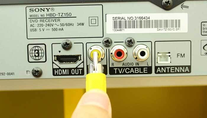 Để kết nối dàn máy Sony, bạn cắm dây hình ảnh vào cổng Video out đầu đĩa