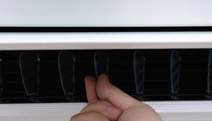 Chiều dài cánh quạt không trải toàn bộ cục lạnh của máy lạnh