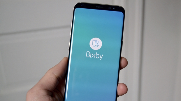 Nhấn giữ phím Nguồn và kích hoạt tính năng Bixby Voice