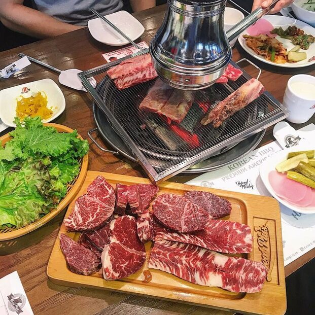 Meat and Meet thường là địa điểm được chọn tổ chức tiệc cuối tuần của dân văn phòng (Nguồn: Internet)