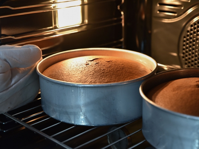 Nướng ở nhiệt độ 175 độ C ở trong 40 phút là bánh sẽ chín vàng đều