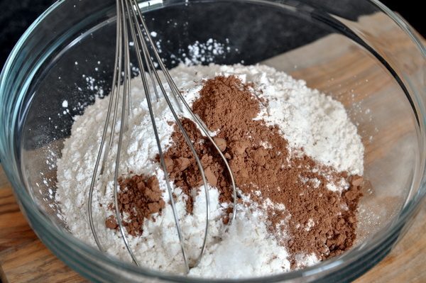 Cách làm trân châu milo cacao trộn bột năng và bột nếp