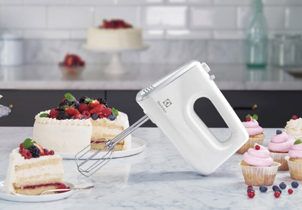 Máy đánh trứng Electrolux EHM3407