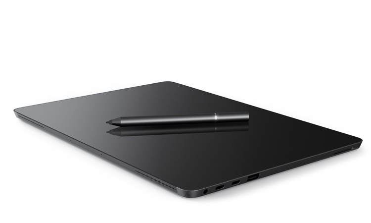 Máy tính Eve V dày hơn một chút so với Surface Pro 4, nhưng đổi lại bạn có thêm cổng và thời gian dùng pin