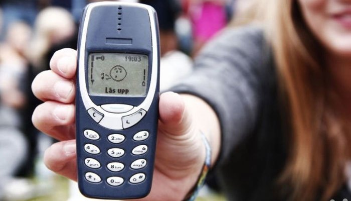 Đừng vội chê, chiếc điện thoại Nokia 3310 cũng thông minh lắm đấy!