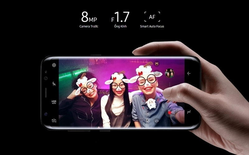 Và cả một bộ sưu tập sticker cho bạn tha hồ selfie