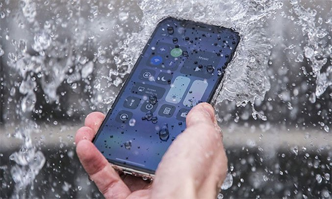 Điện thoại iPhone 12 64GB Trắng Chuẩn chống nước IP68