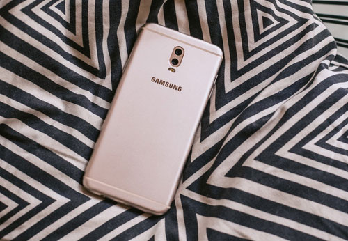 Nhìn lại quãng đường thành công của dòng điện thoại Galaxy J7 nhà Samsung